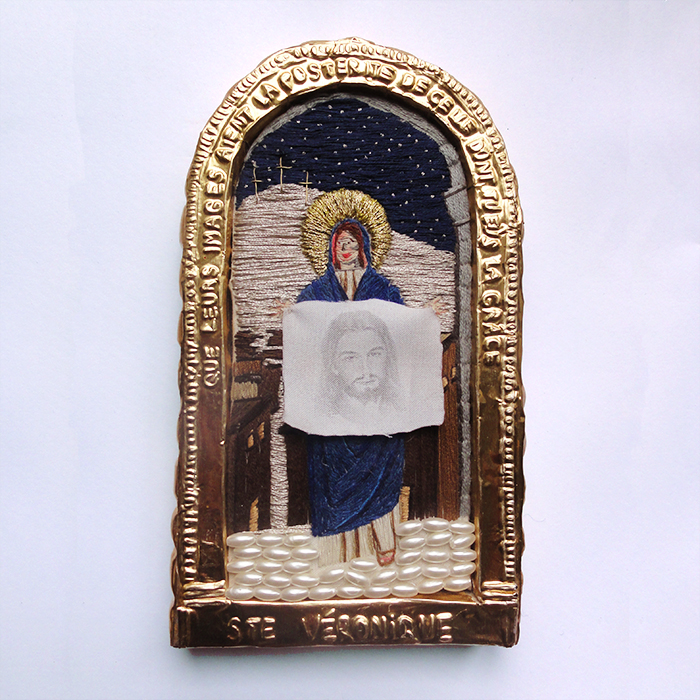 Ex-voto broderie perles transfert sur tissu Sainte Veronique patronne des photographes Saint Suaire Jésus image